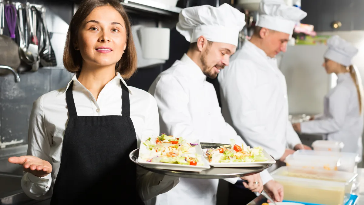 2.【一覧表で比較】飲食店で使える就労ビザ7種類の全体像