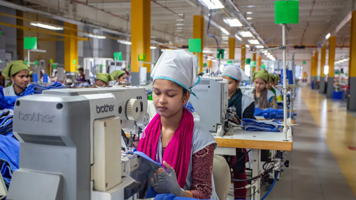 3．バングラデシュ人口の推移と今後の予測