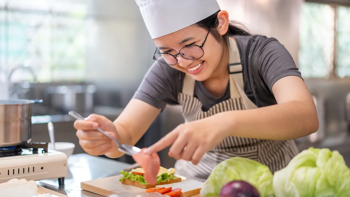 外食業の特定技能、4月13日から新規受け入れ停止｜採用担当者が今すぐ確認すべき対応ポイントの画像