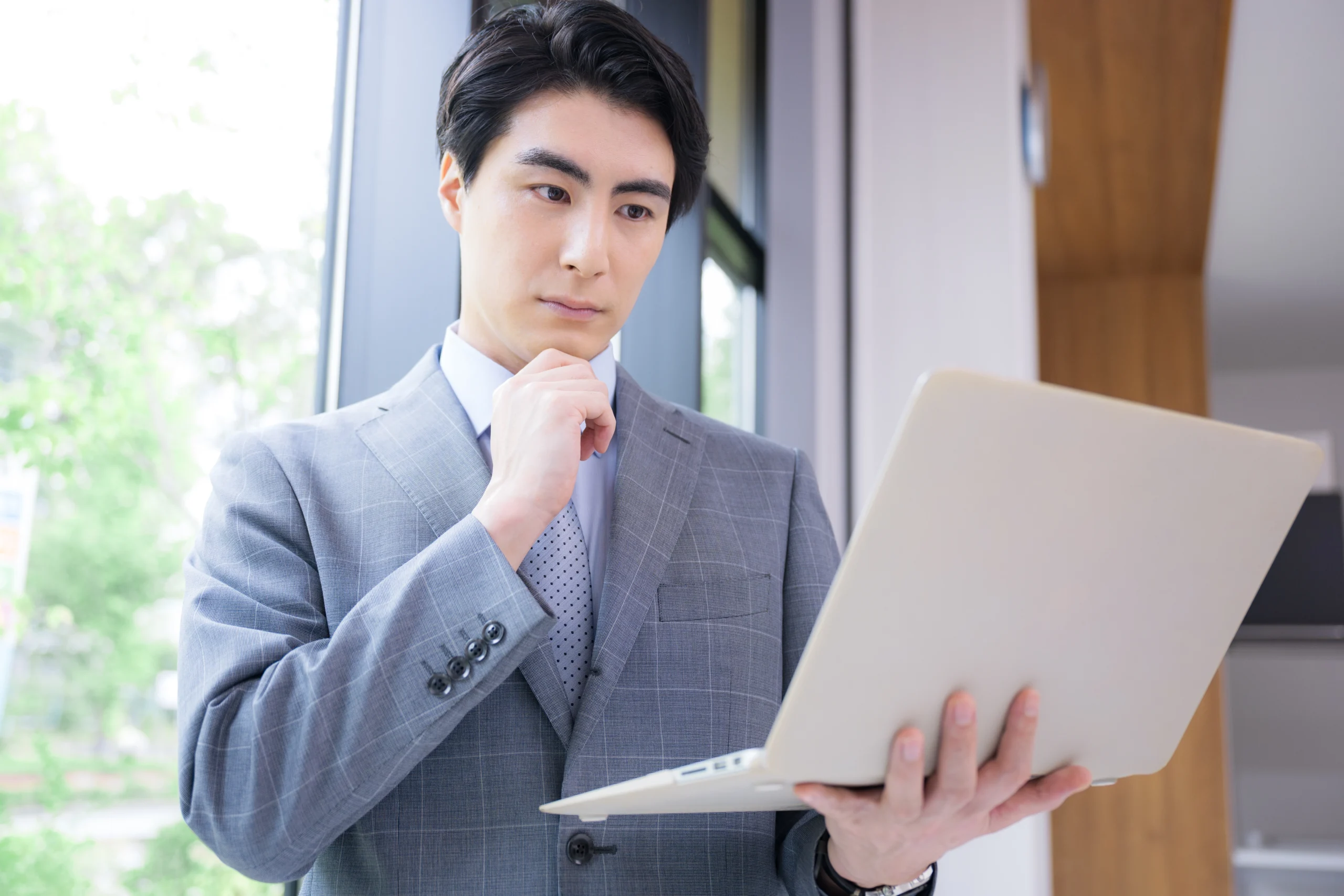 外国人エンジニア採用のメリットと事前に知っておくべきリスク